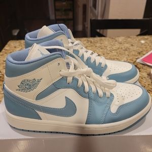 Nike Air Jordan 1 Mid wmns 9